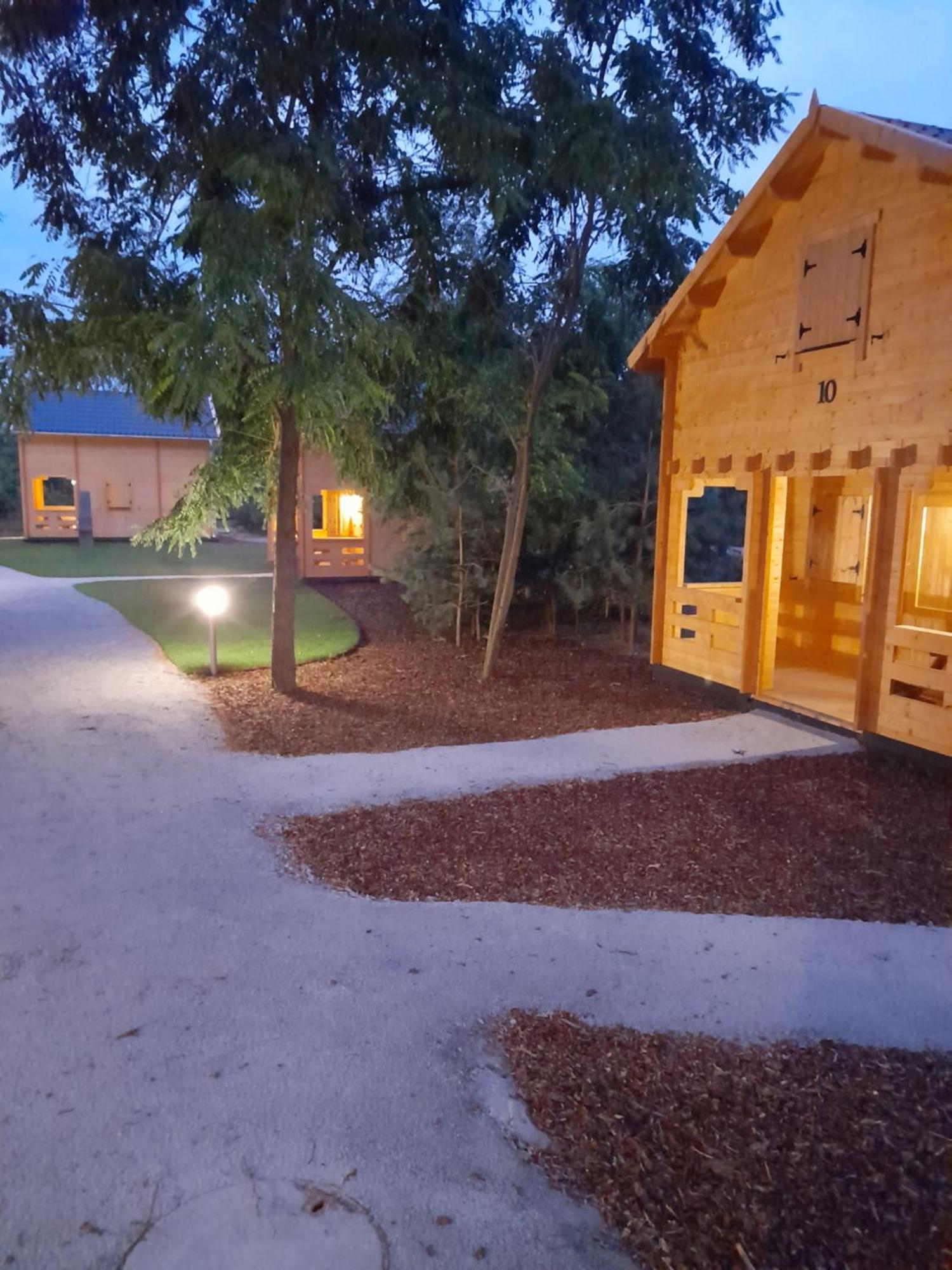 Osada Gardenia Villa Ślesin Екстериор снимка